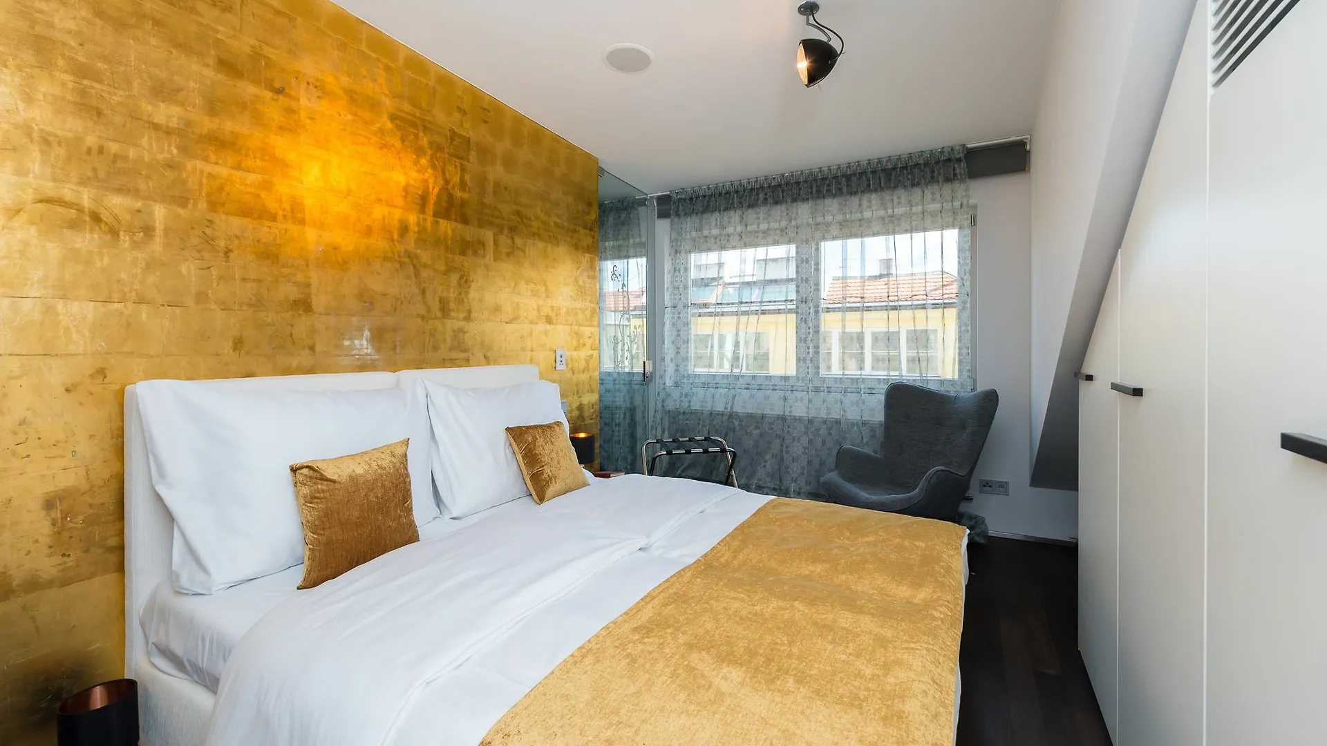 Empirent Gold Street Apartments Praga